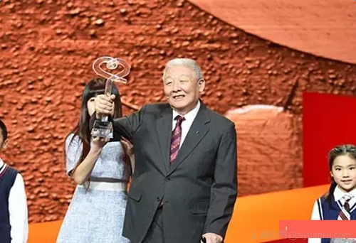 2017感动中国十大人物名单完整版下载v1.2 完整版